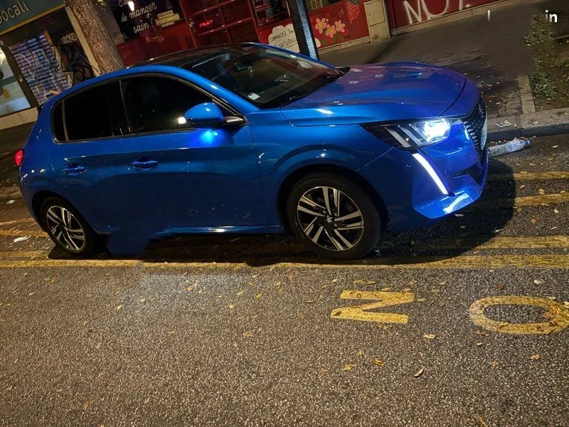 Peugeot 208 Essence en très bon état